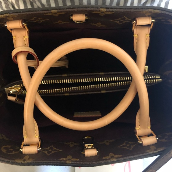 MONTAIGNE MM crossbody - Picture 4 of 8